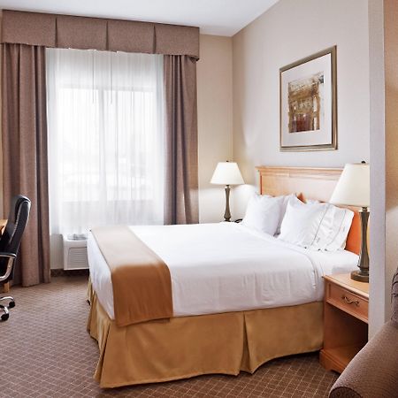 Holiday Inn Express Hotel & Suites Chesterfield - Selfridge Area By Ihg Ngoại thất bức ảnh