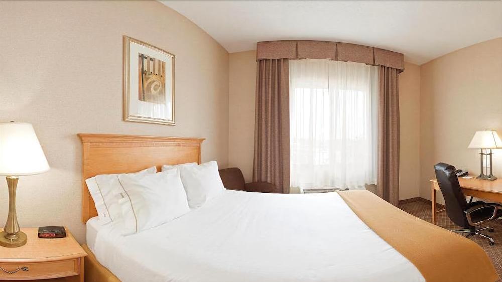 Holiday Inn Express Hotel & Suites Chesterfield - Selfridge Area By Ihg Ngoại thất bức ảnh