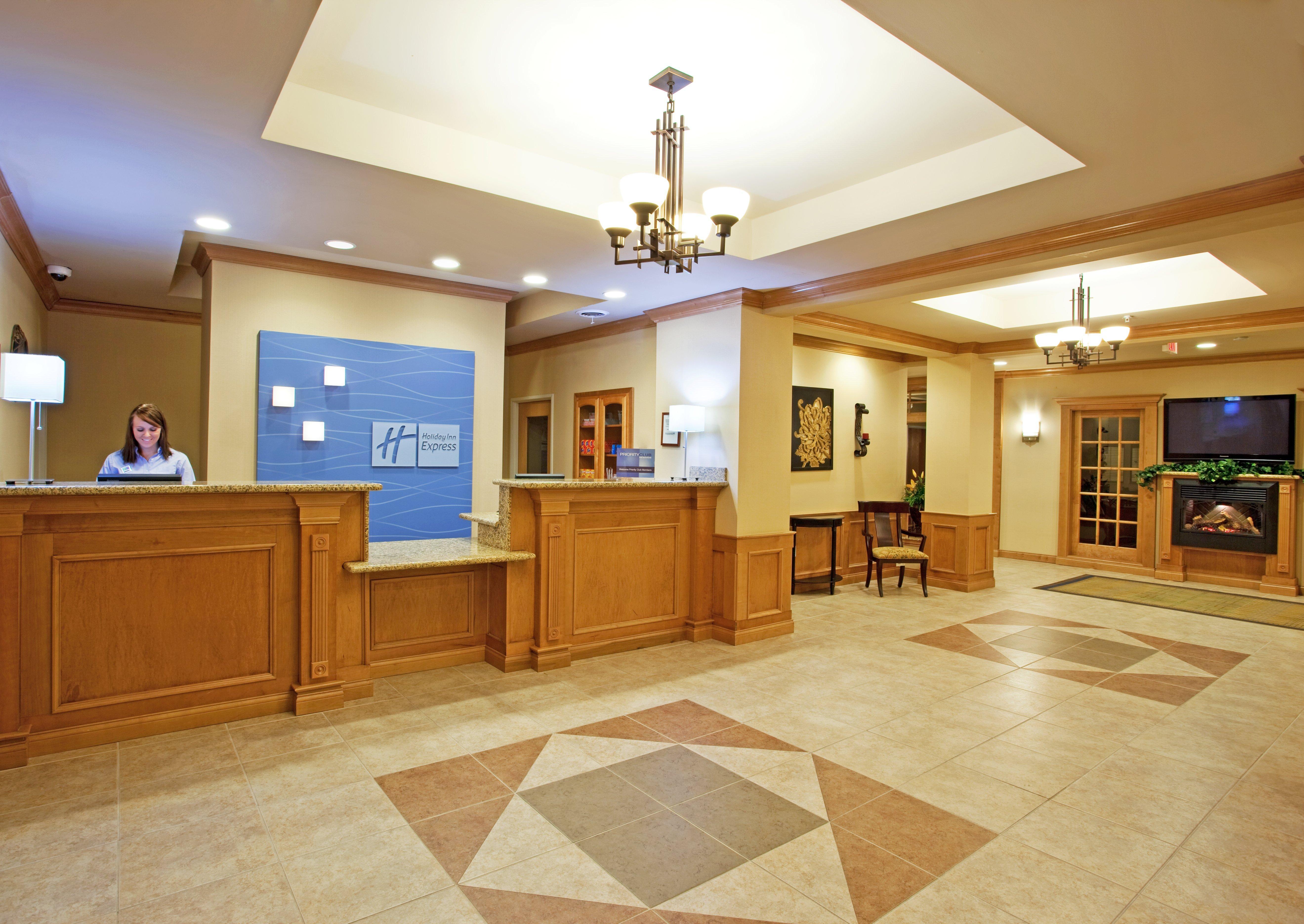 Holiday Inn Express Hotel & Suites Chesterfield - Selfridge Area By Ihg Ngoại thất bức ảnh