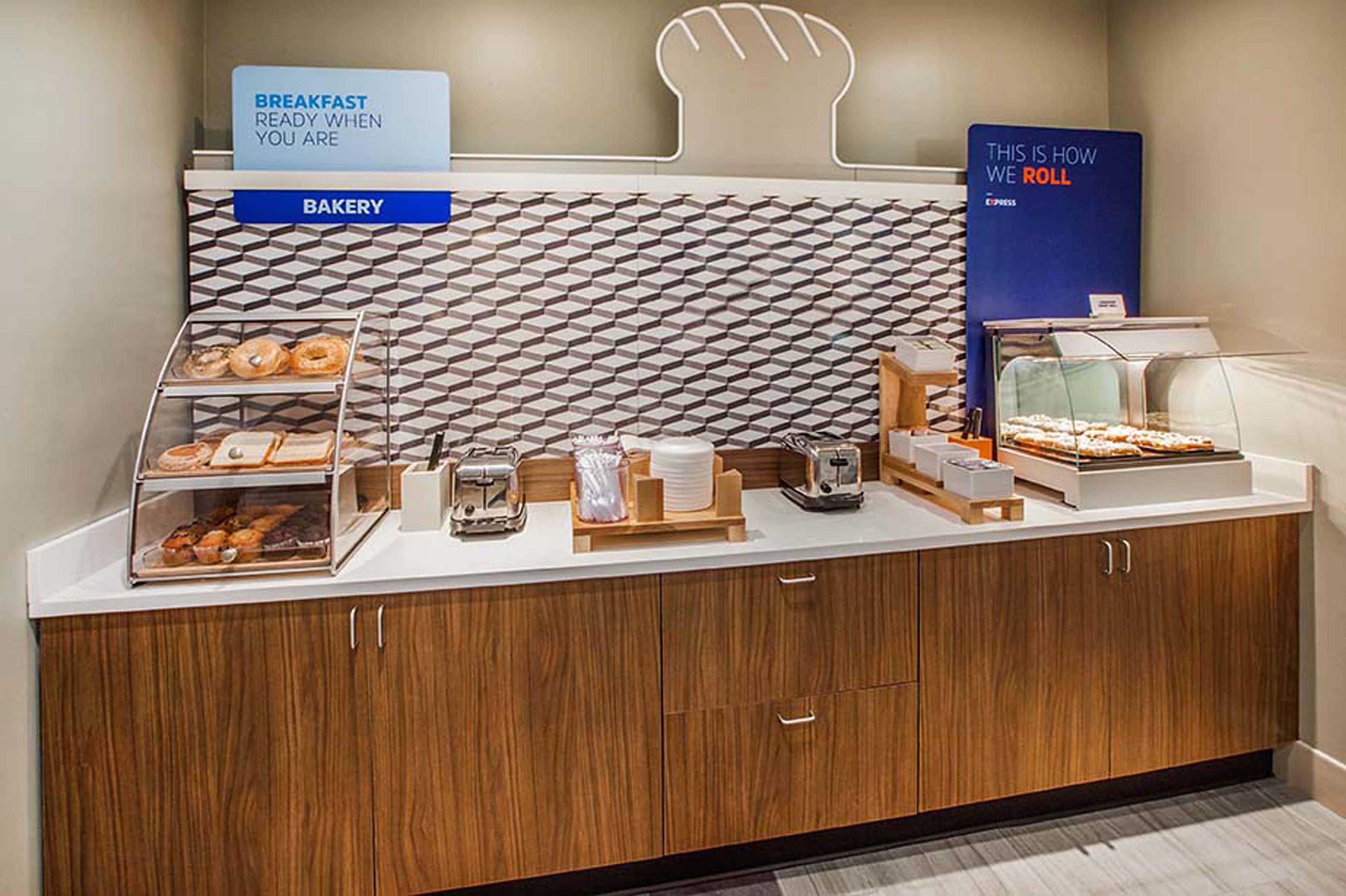 Holiday Inn Express Hotel & Suites Chesterfield - Selfridge Area By Ihg Ngoại thất bức ảnh