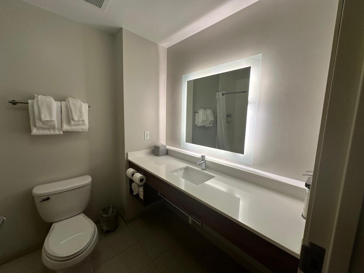 Holiday Inn Express Hotel & Suites Chesterfield - Selfridge Area By Ihg Ngoại thất bức ảnh