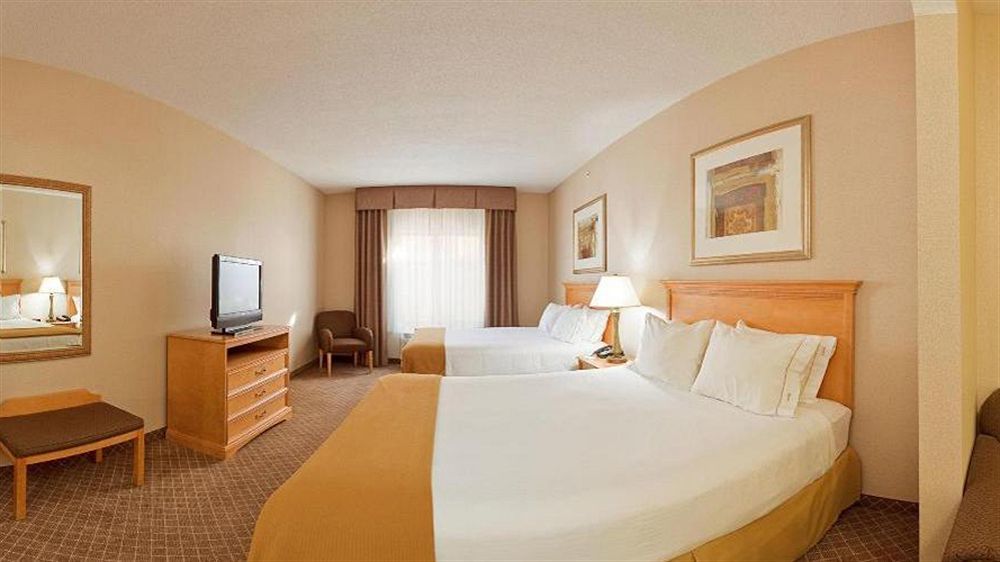 Holiday Inn Express Hotel & Suites Chesterfield - Selfridge Area By Ihg Ngoại thất bức ảnh